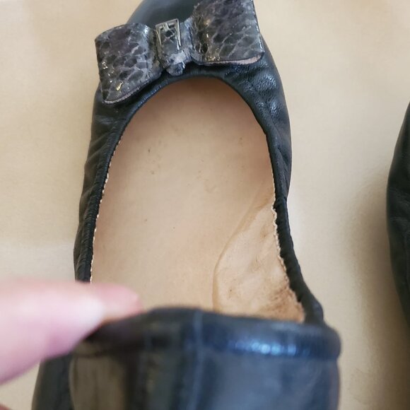 Levity Black Leather Ballet Flats w/ Snakeskin Bow - Size 10 - Picture 7 of 12